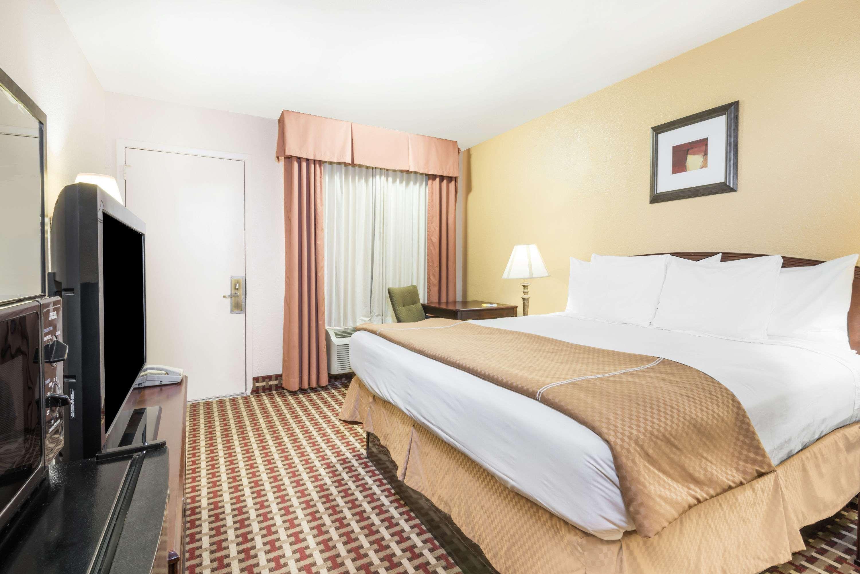 Days Inn By Wyndham Ottawa Buitenkant foto